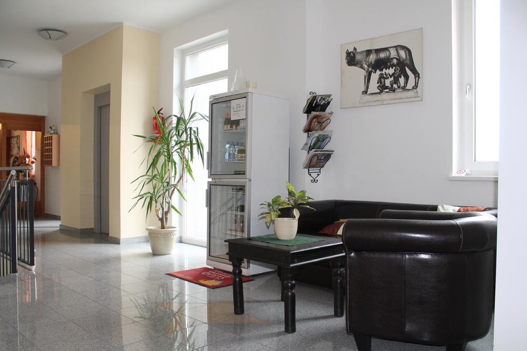 Pension Zum Romer Енс Екстер'єр фото